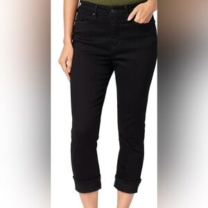 9-Signature Levi Strauss Women’s Black Jeans- cuffed crop